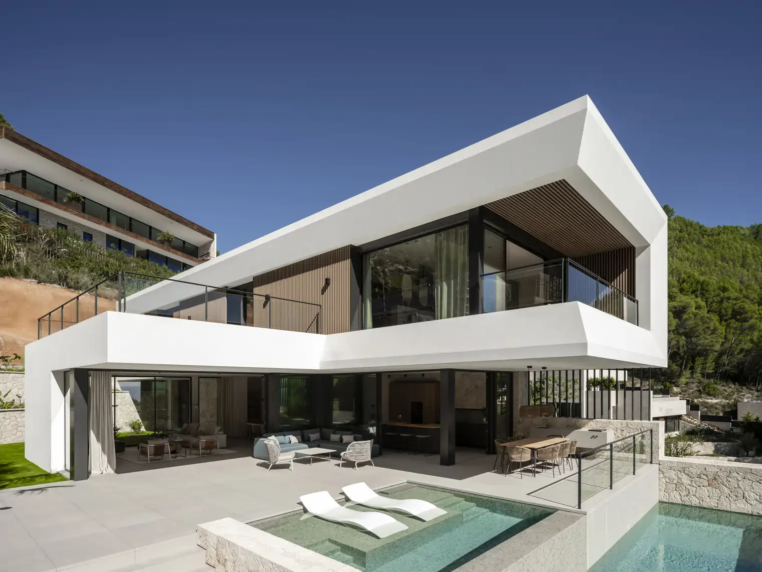 Exterior de Villa Evoque, diseñada por el arquitecto Jaime Salvá en Mallorca