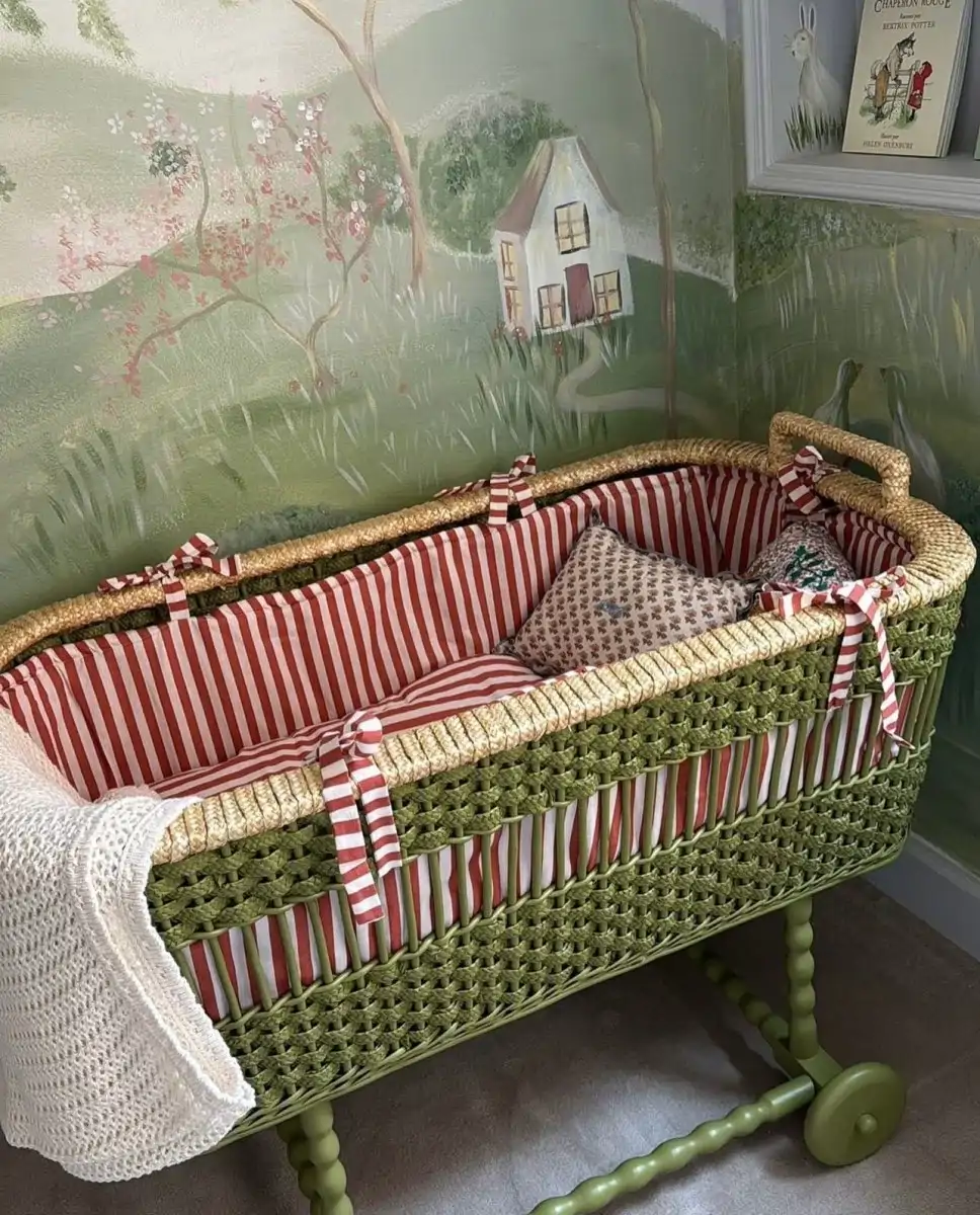 suuky porto vintage crib