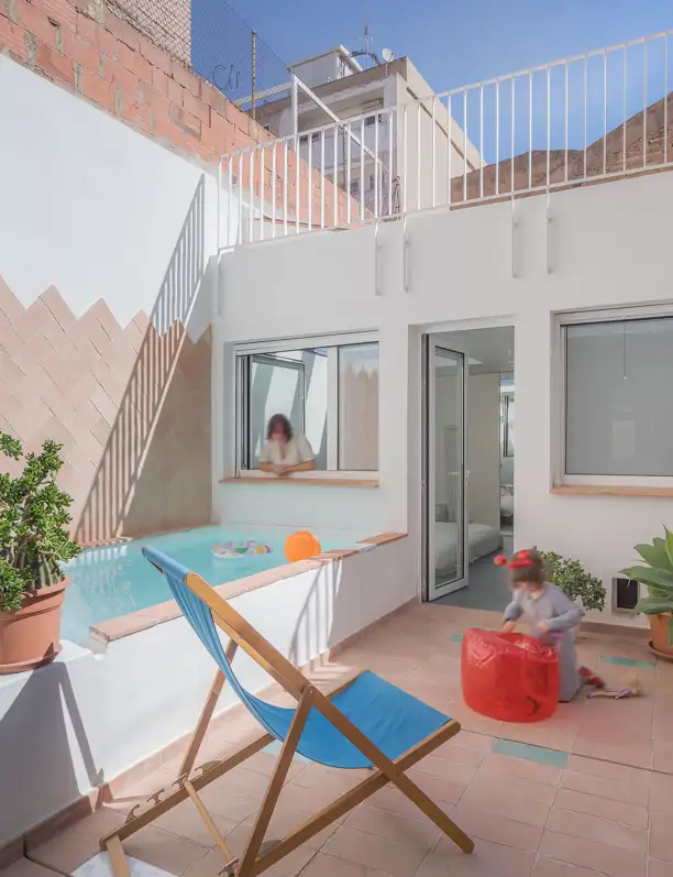 Casas y pisos pequeños con patio: 9 ideas con fotos inspiradoras