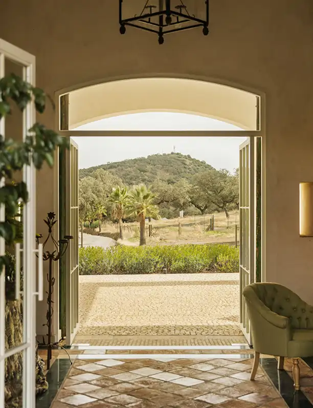 Este hotel esconde la historia de unos hijos que hicieron realidad el sueño de Don Pedro, su padre: parece una casa de campo