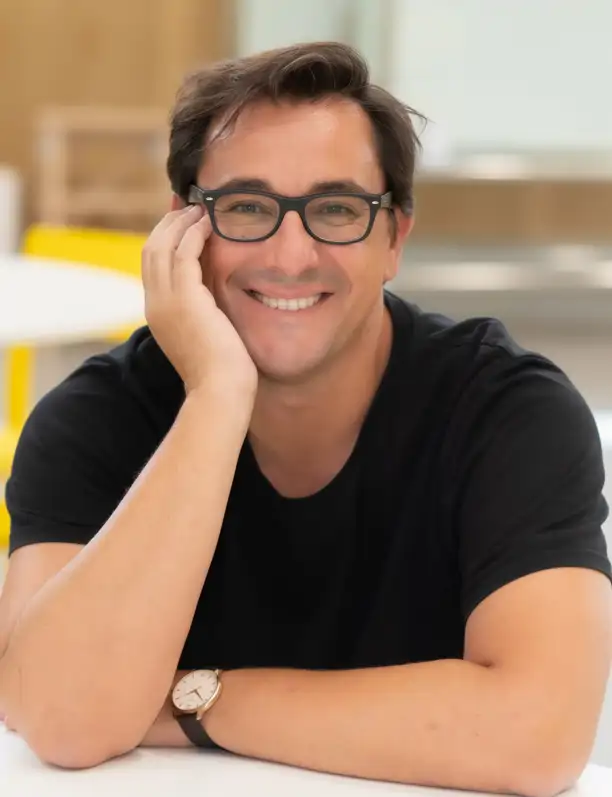 Manuel Delgado, interiorista de IKEA: "Cambiar el suelo de tu terraza o balcón es una forma rápida y sencilla de darle un aire nuevo"