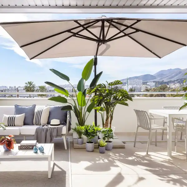 Adiós césped artificial en la terraza: estas son las alternativas que prefieren los arquitectos y paisajistas