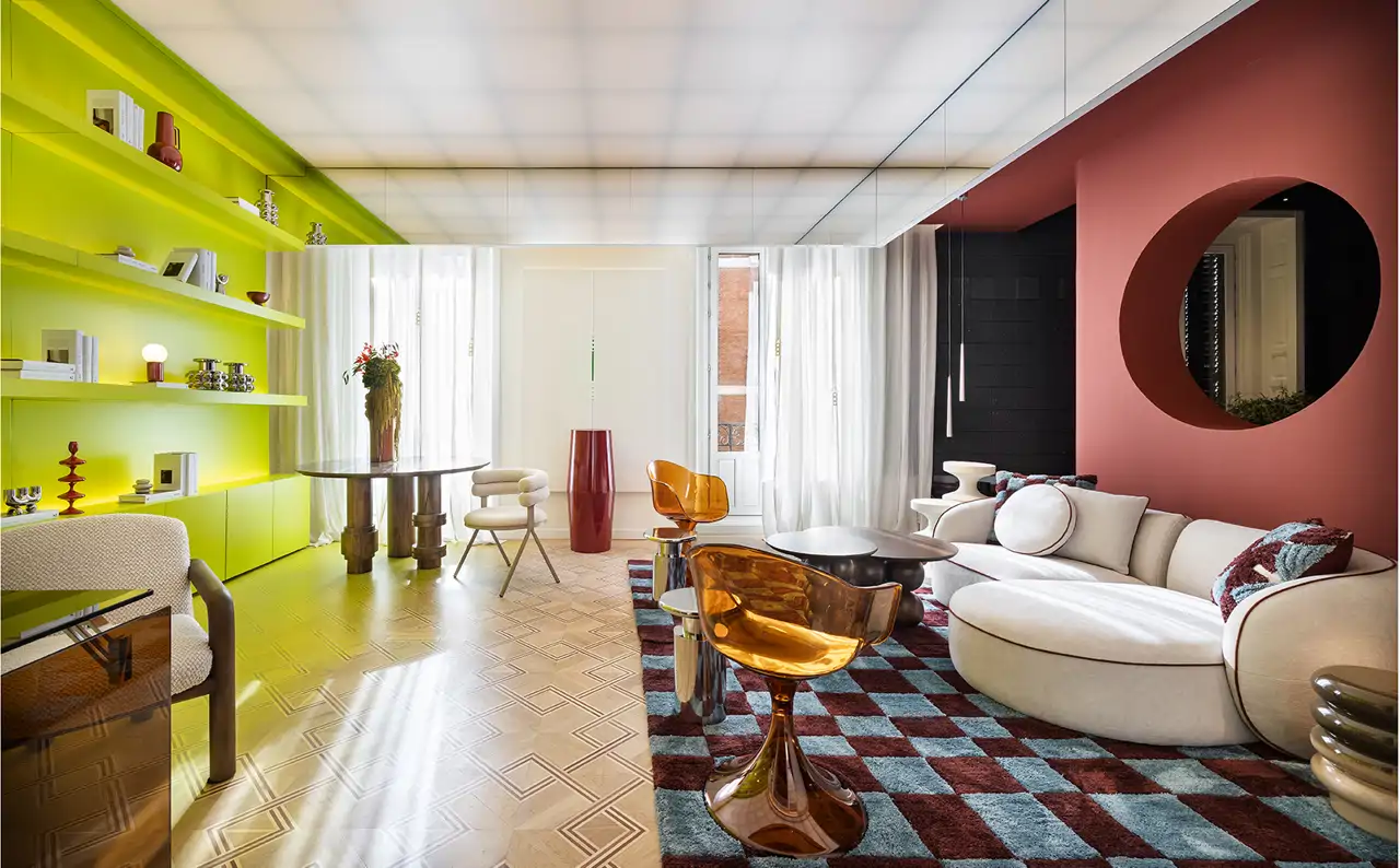 Lo que se presenta en Casa Decor, desde lo más funcional a lo más inverosímil, permea en el sector y más pronto que tarde se adapta y se introduce en nuestros hogares.