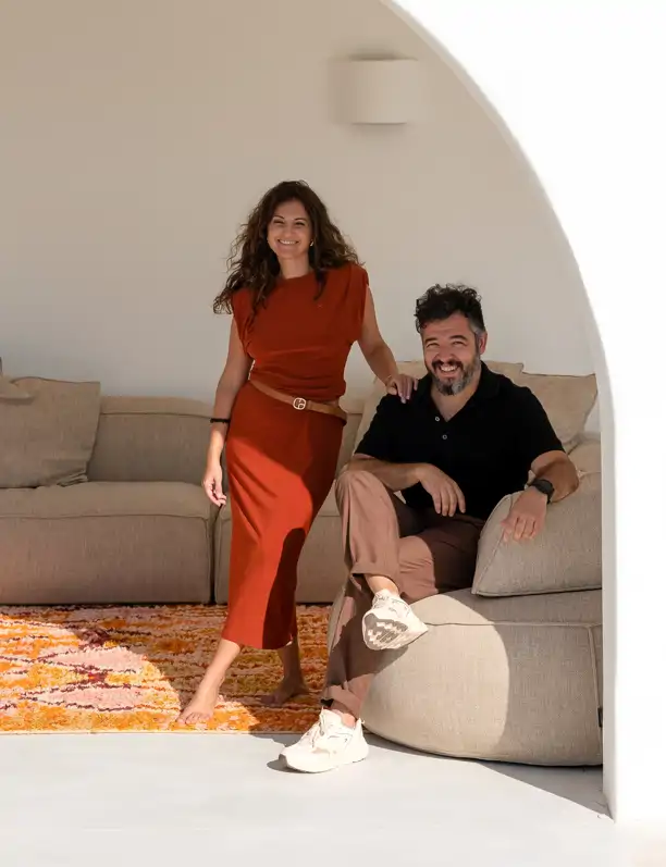 Esta casa con piscina es el refugio moderno y mediterráneo de una pareja que llegaron a Alicante desde Bélgica y ya no quieren volver