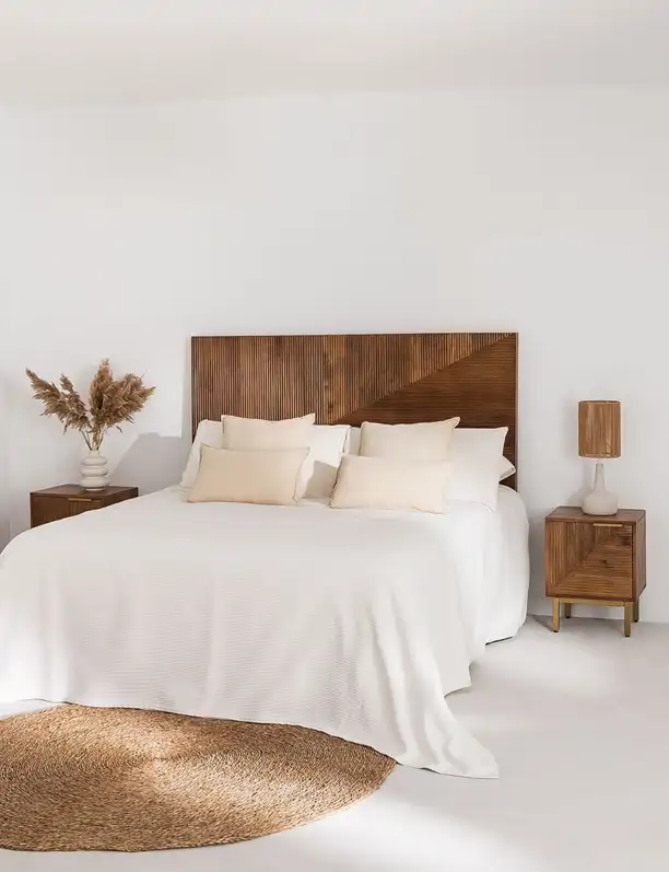 10 ideas de cabecero para decorar las paredes blancas de tu dormitorio y que no parezca aburrido