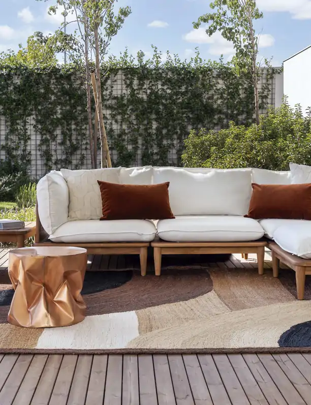 15 muebles y accesorios modernos para decorar tu terraza en verano con el estilo de la Revista Interiores