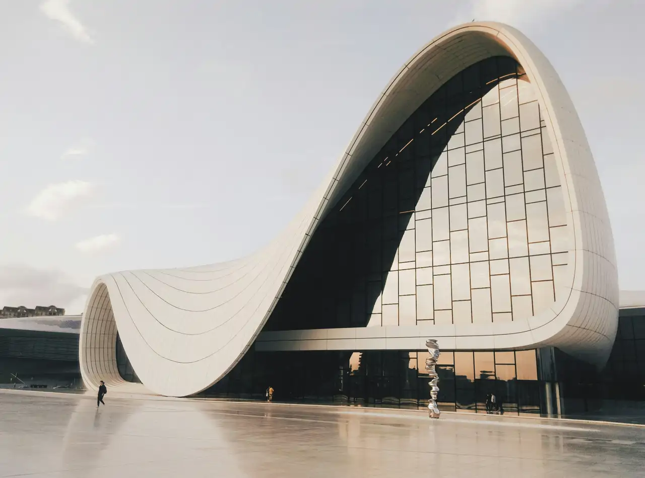 Heydar Aliyev Center, diseñado por Zaha Hadid