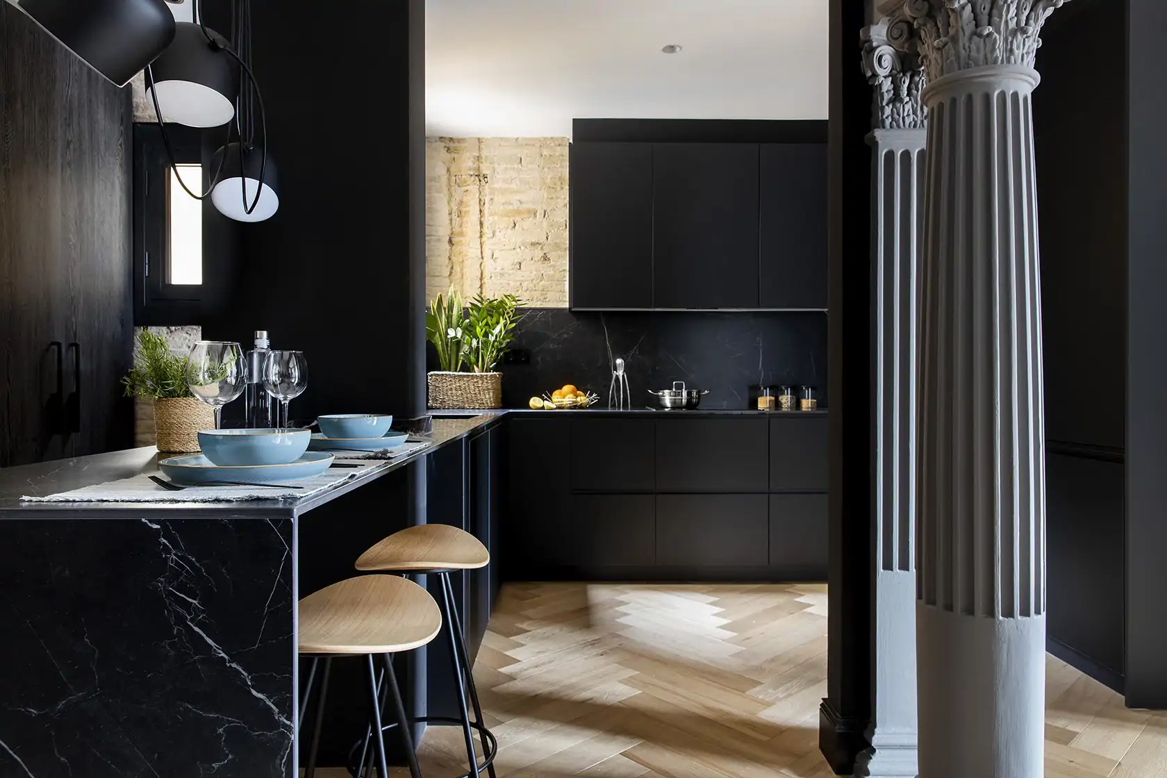 Cocina de color negro