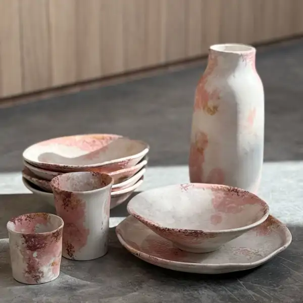 Marble Rosè: una vajilla para vestir las mesas más bonitas y con más estilo