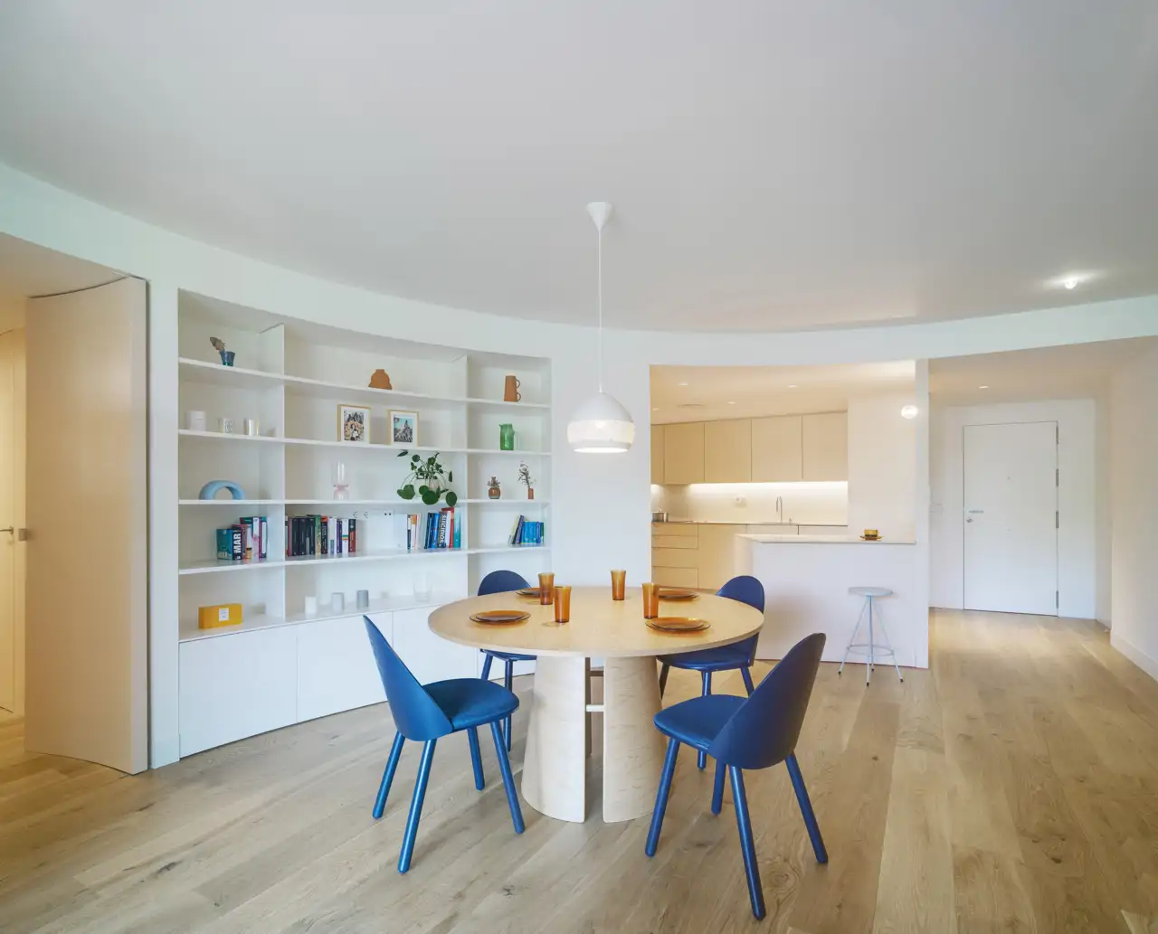 Casa Almez: una reforma en el centro de Murcia con una cocina abierta. Proyecto: Laura Ortín