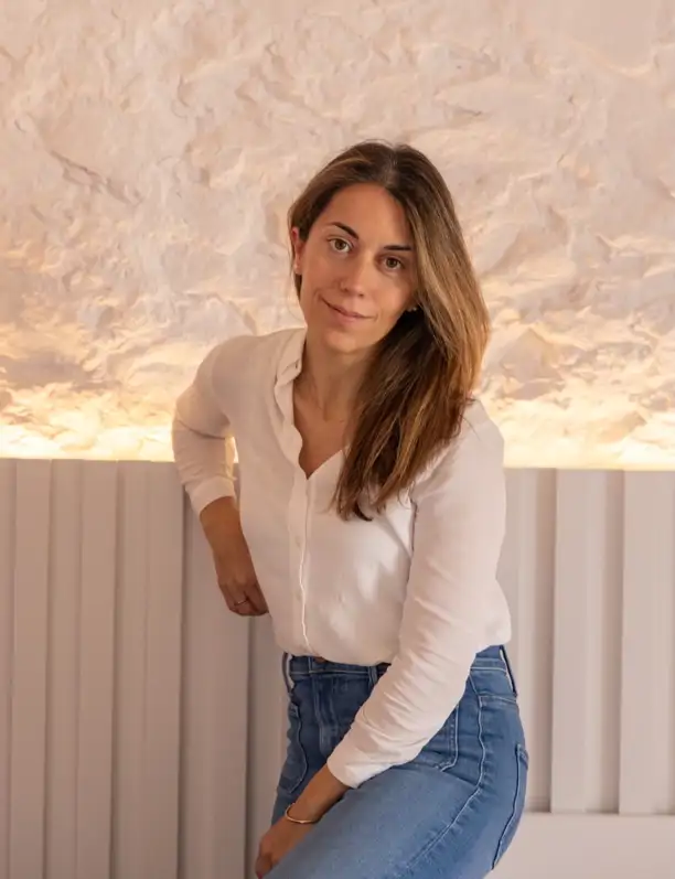 María Just, interiorista: ''En casas vacacionales, lo ideal es combinar los colores de las paredes con los de las puertas, ventanas y zócalos''