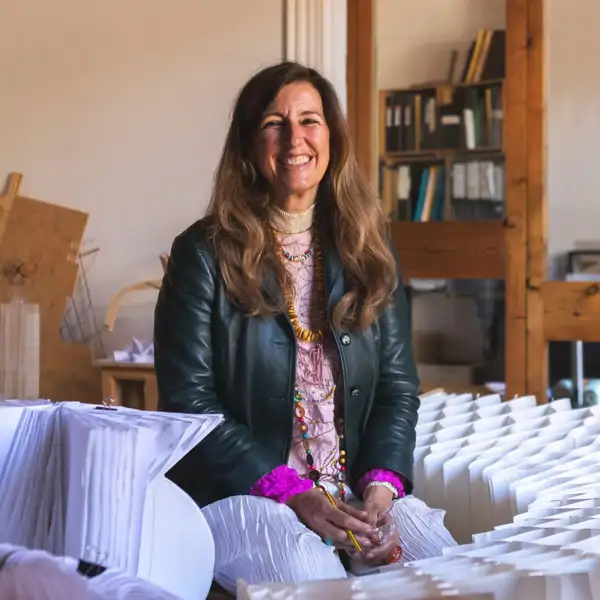 Benedetta Tagliabue, arquitecta italiana, lleva el agua invisible a la Bienal de Venecia con una instalación inmersiva