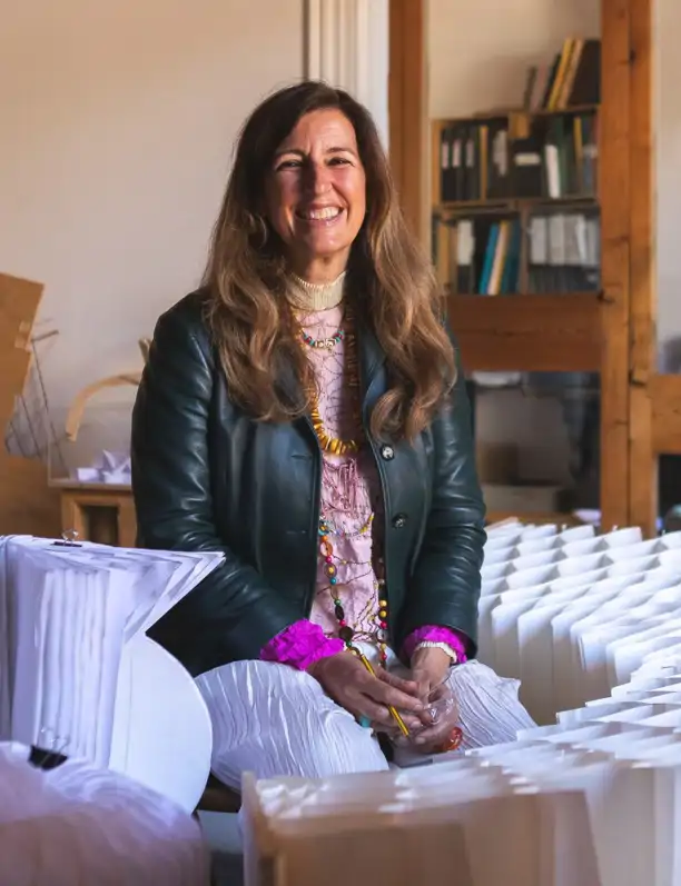 Benedetta Tagliabue, arquitecta italiana, lleva el agua invisible a la Bienal de Venecia con una instalación inmersiva