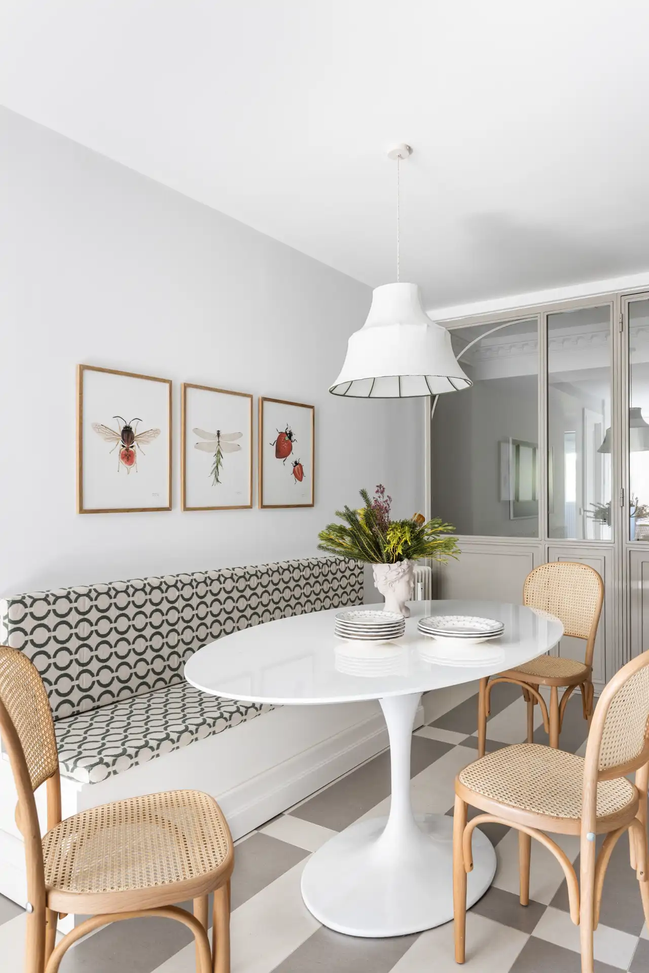 cocina semiabierta cerramiento gris