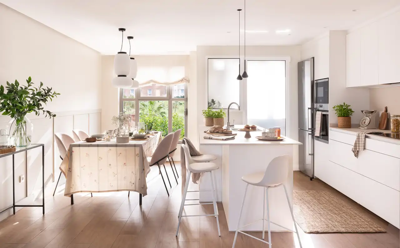 Diseño de cocina de @santoscampanar_kookers, distribuidor exclusivo de las cocinas Santos en Valencia, con el modelo FINE Blanco Seff