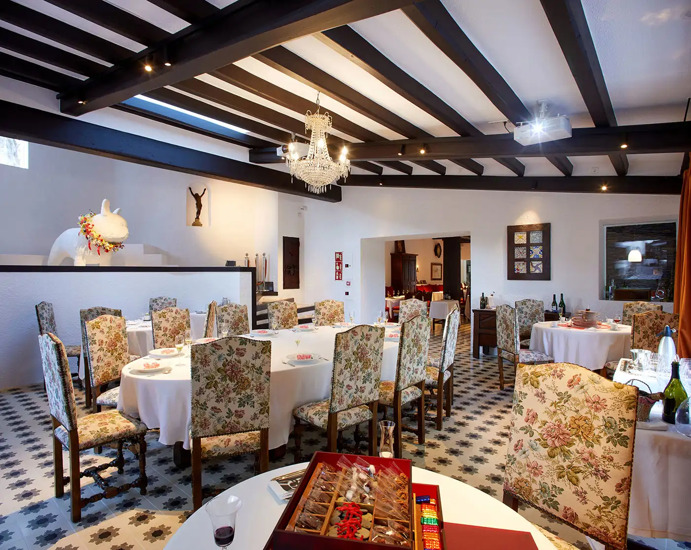 Comedor en el edificio histórico