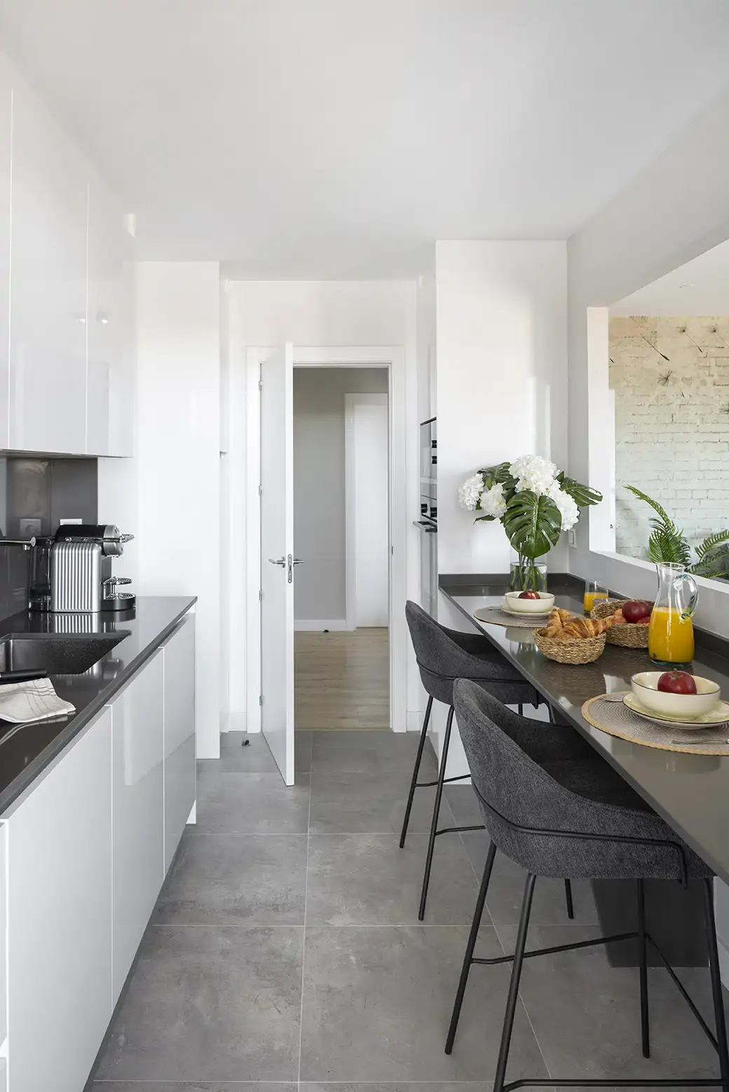 Una cocina abierta y bien aprovechada