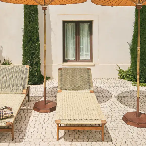 Adiós sombrilla blanca: Zara Home lanza la alternativa de moda que protagoniza las casas chinas más elegantes