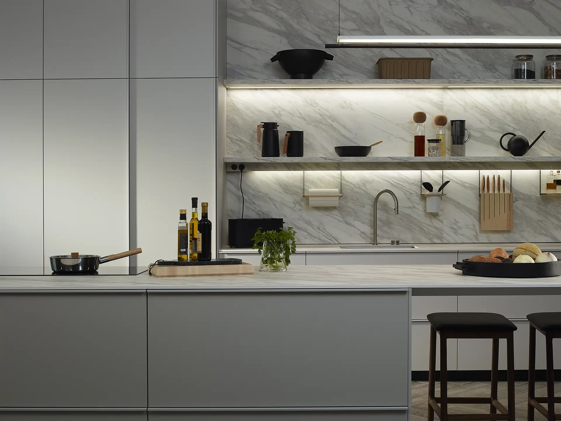 cocina iluminación mármol