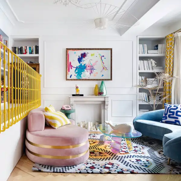 Casas modernas y eclécticas: el interiorista Guille García-Hoz convierte este piso de Barcelona en un universo colorista, divertido y creativo