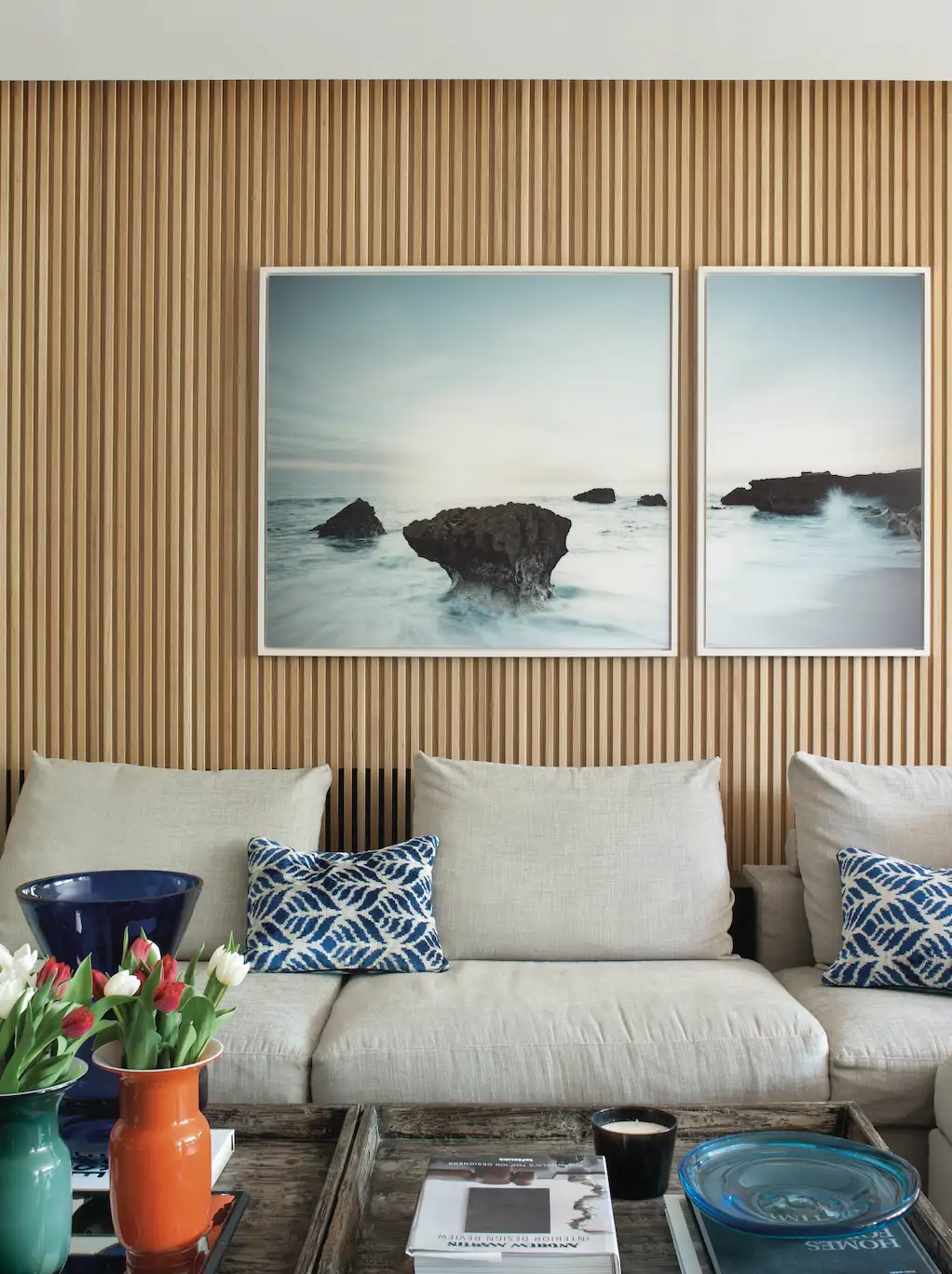 decorar con cuadros pared sofa del salon