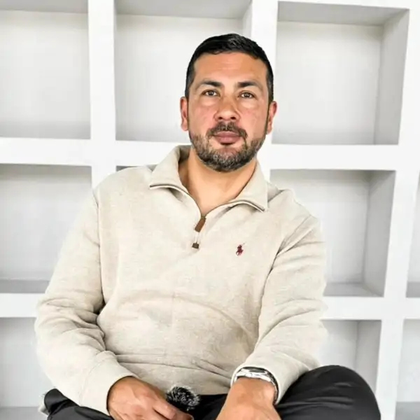 Cristhian Mera, arquitecto: "Si el suelo y las paredes están bien pensados, NO hay que gastar en muebles caros"