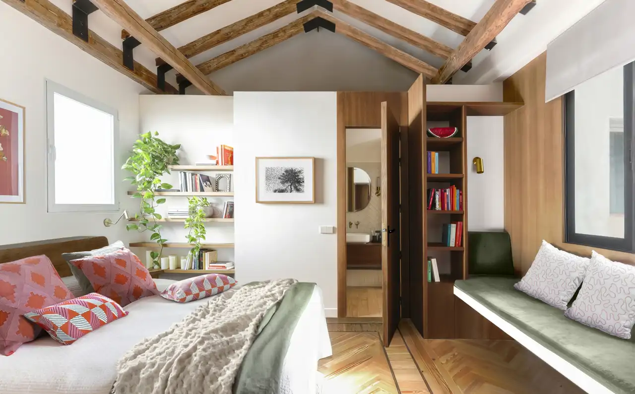 La cama ideal es aquella que combina estética y funcionalidad, permitiendo desplegar actividades sin perder sencillez y elegancia en el diseño.