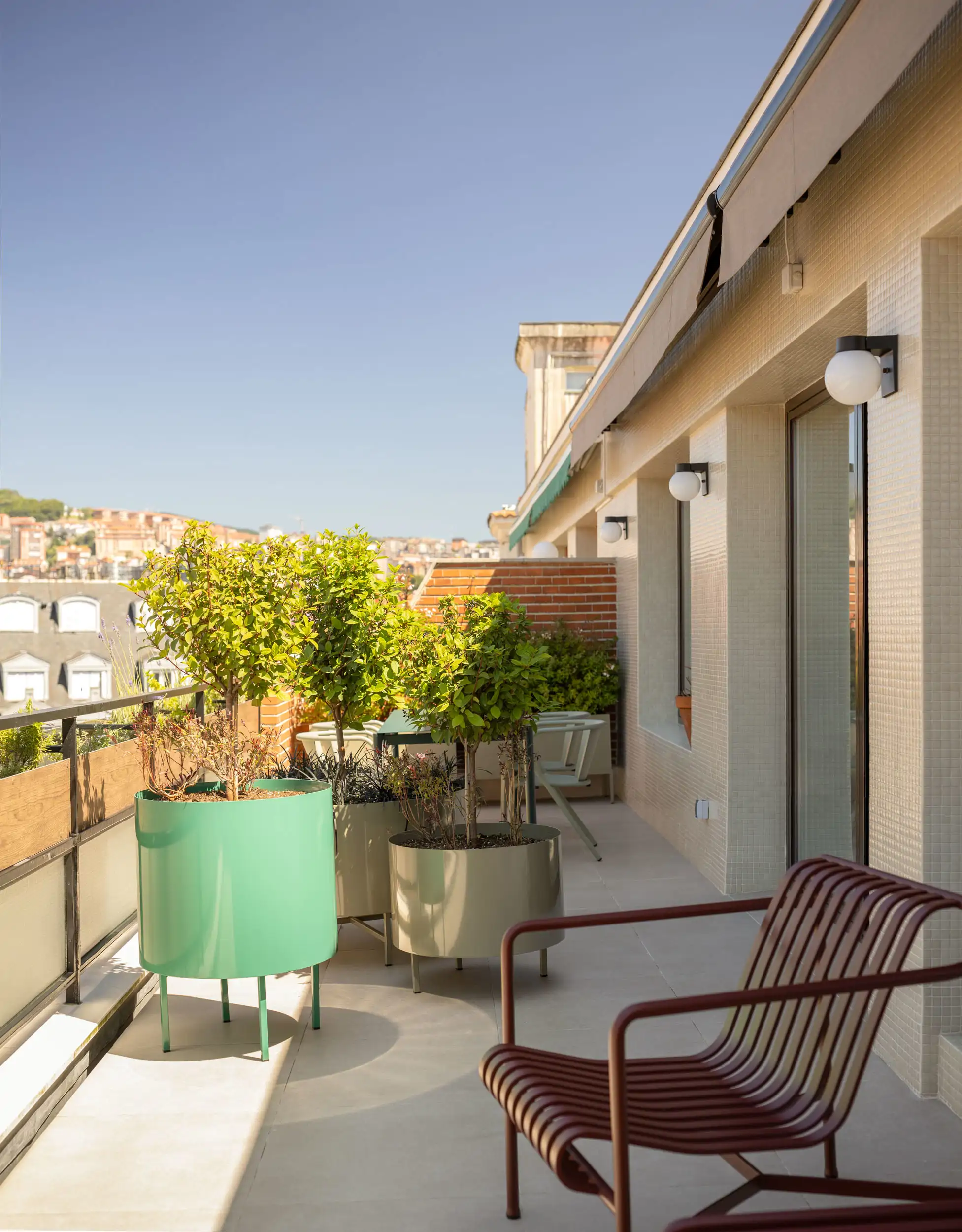 terraza rectangular dos ambientes separados