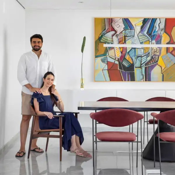 Una primera vivienda para una joven pareja de 300 m2 transformada con el alma del diseño brasileño