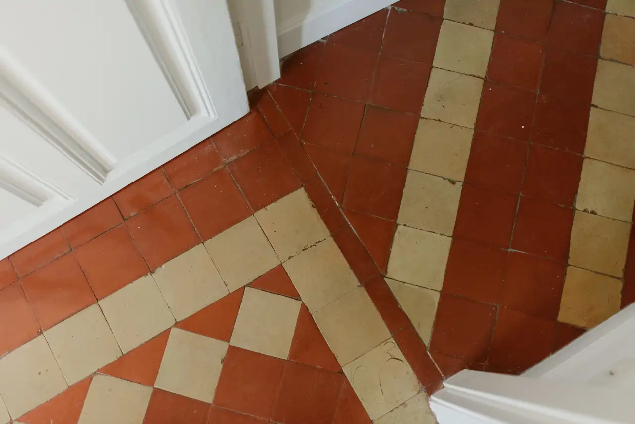 Suelo recuperado en un piso antiguo en Madrid