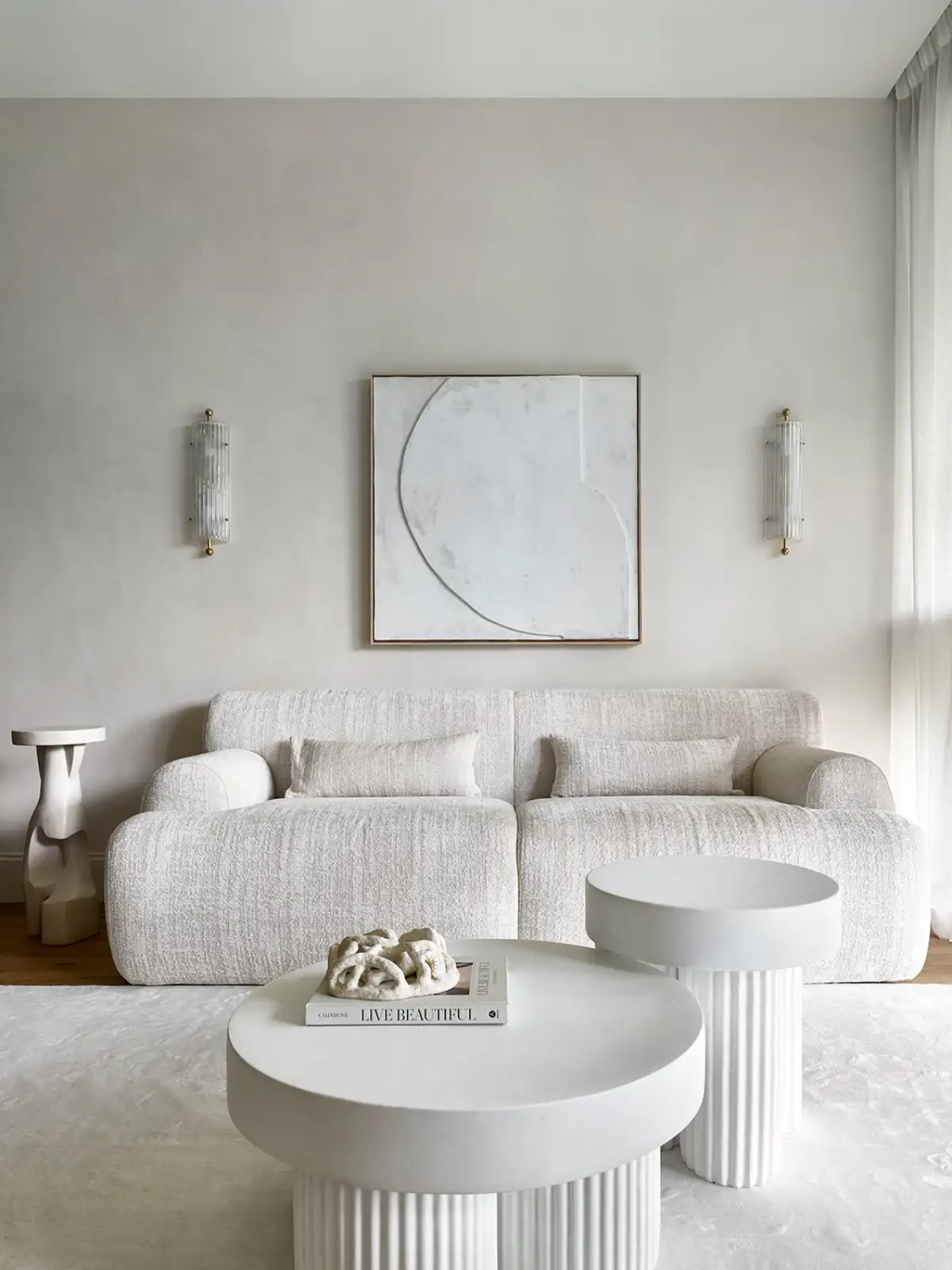 Salón de estilo minimalista