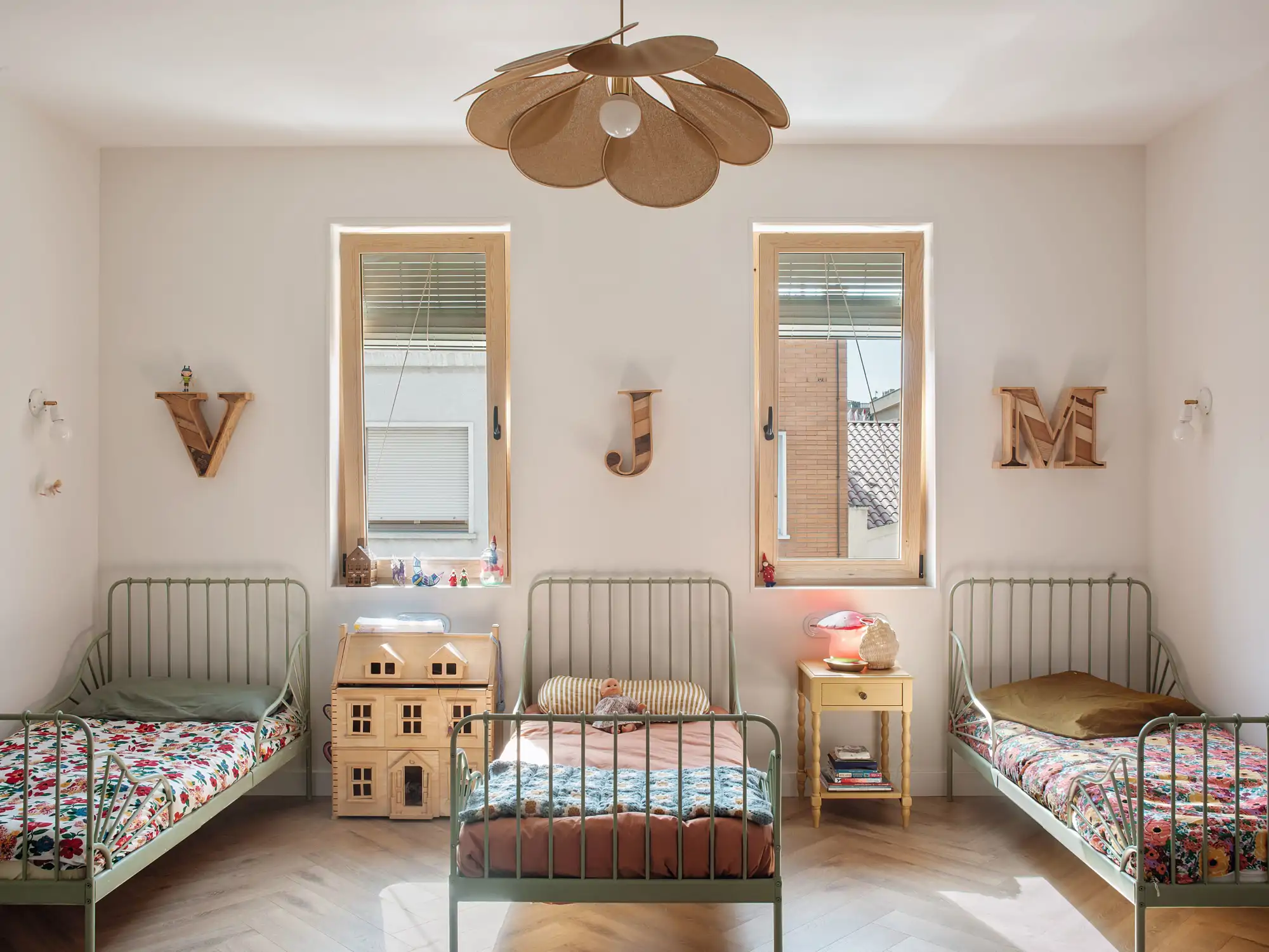 Dormitorio infantil de 3 camas