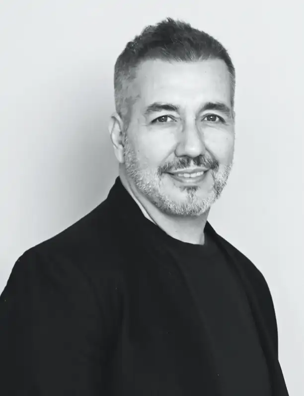 Ángel Cazorla, arquitecto, sobre cocinas elegantes: "En el lujo, no hay mayor triunfo que el del exceso"