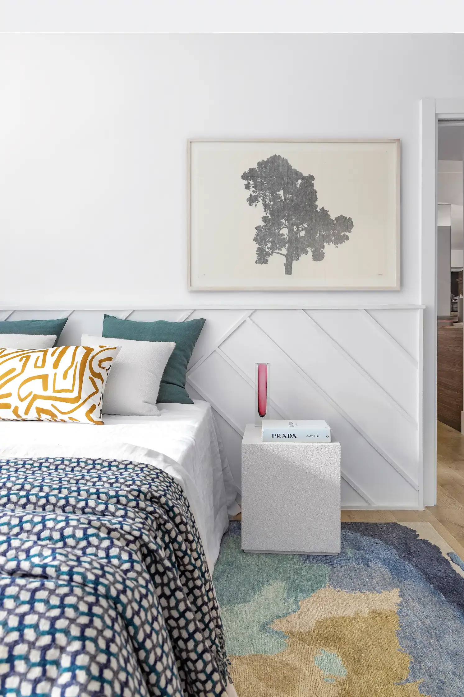 Cabecero dormitorio moldura blanca