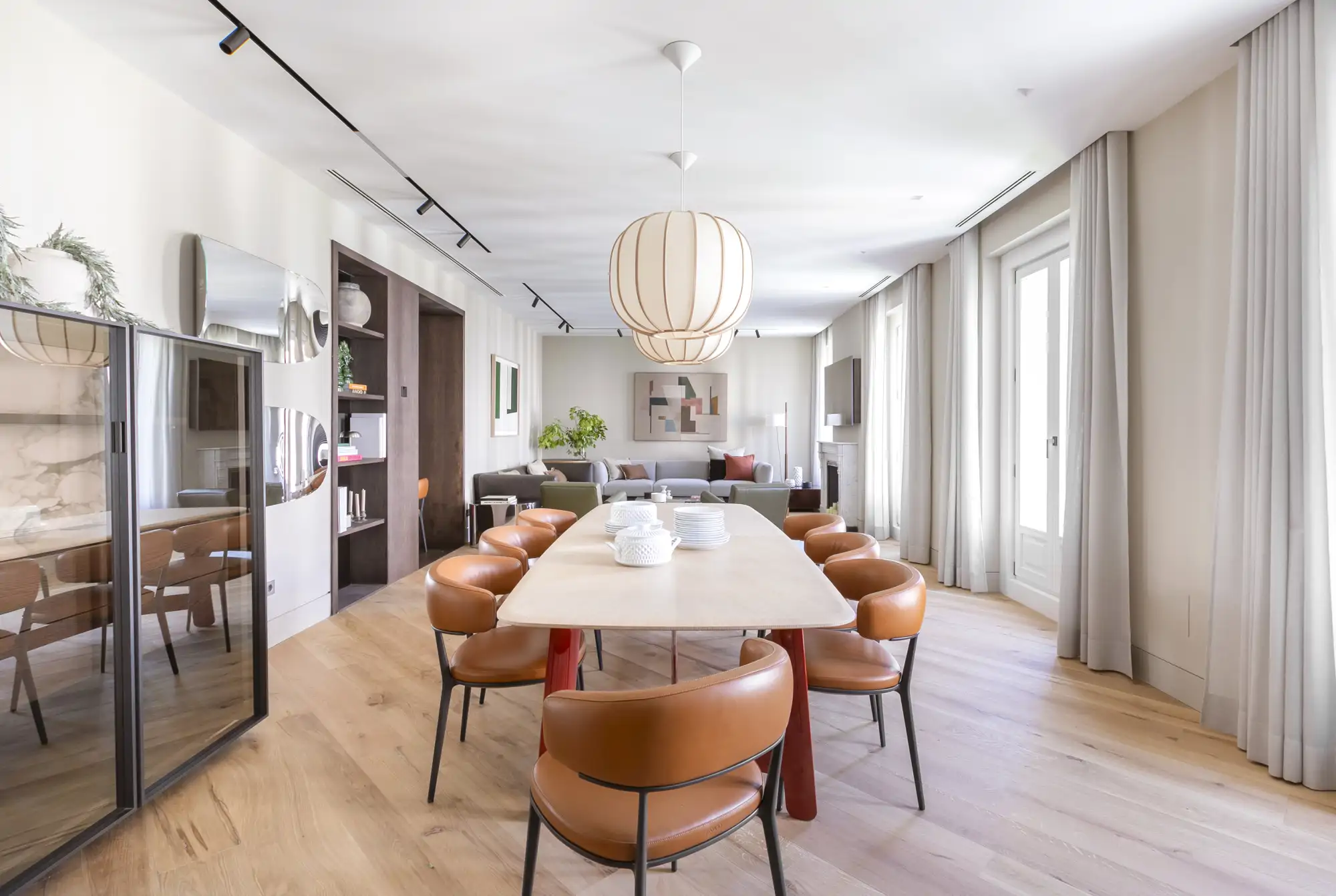 Salon comedor grandes ventanales