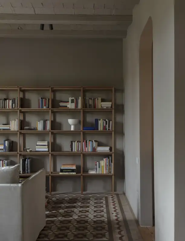 Encanto tradicional y una reforma moderna: así es esta vivienda familiar del Eixample pensada para crecer con quienes la habitan