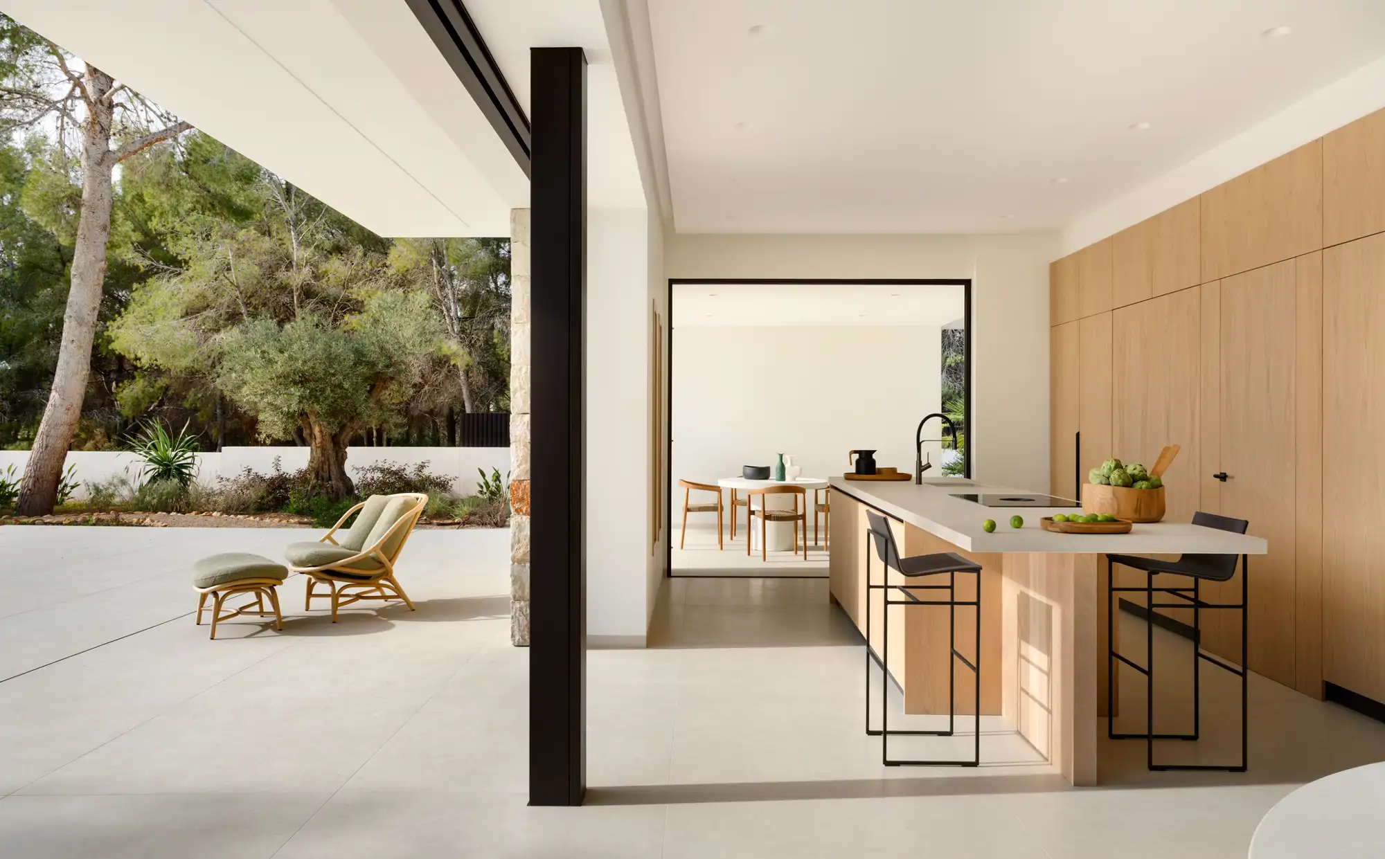 La cocina: de estilo moderno y abierta al exterior