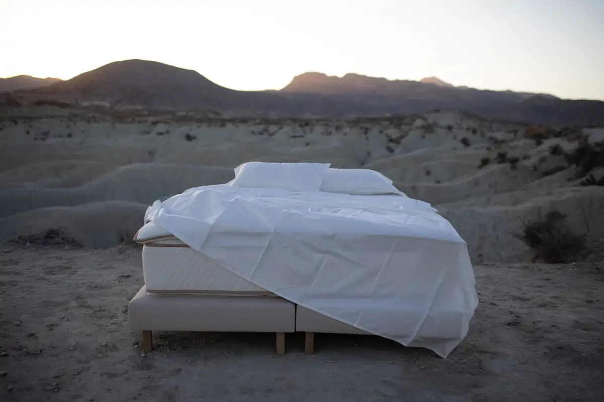 Colchón y textiles de algodón natural de la marca española Sivana Sleep