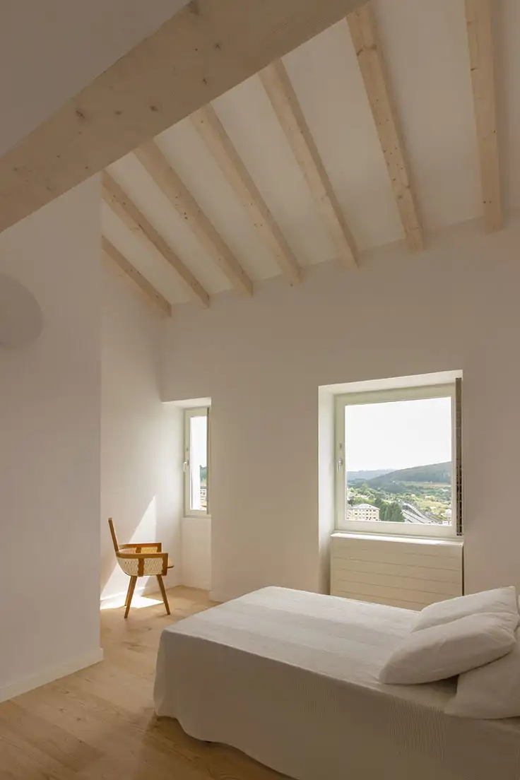 Rehabilitación integral de una vivienda en el casco histórico de Santiago de Compostela. Proyecto: DOMOHOMO