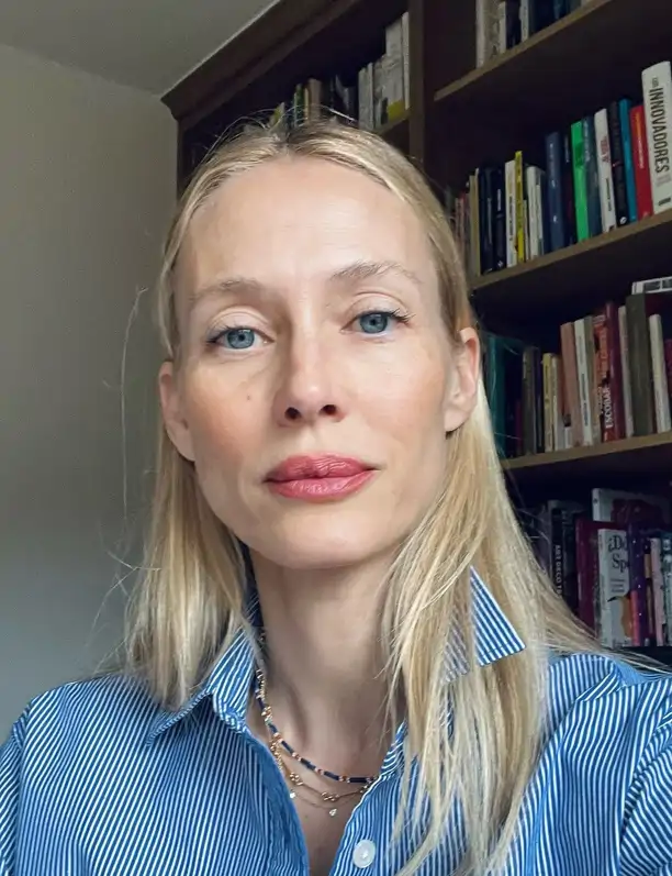 Vanesa Lorenzo (48 años): "Suelo cambiar de espacio de trabajo en casa. Rincones que se convierten en despachos efímeros. Busco que la energía y la creatividad fluyan"