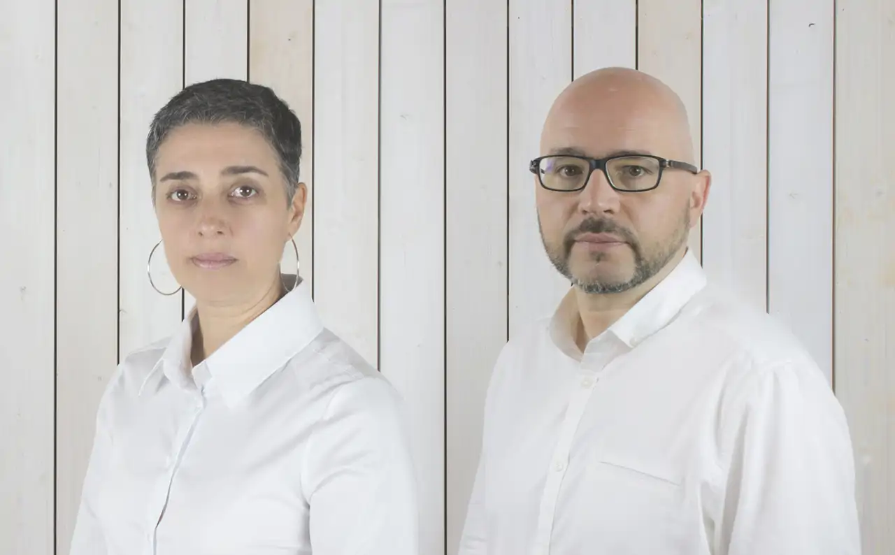 Elena López y Xulio Turnes, arquitectos y fundadores del estudio de arquitectura DOMOHOMO