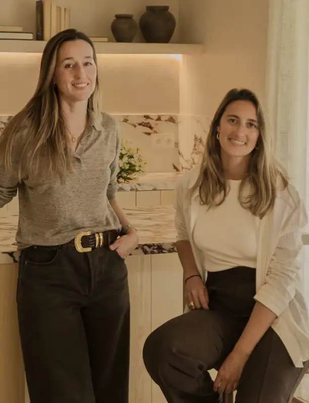 Nobo Estudio, interioristas: "No es necesario evitar las paredes lisas, pero sí saber complementarlas con texturas"