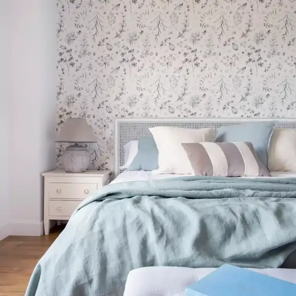 Ni obras ni grandes inversiones: 10 ideas de papel pintado para renovar el dormitorio de matrimonio