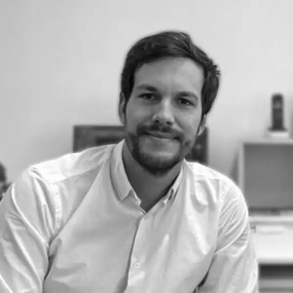 Julio A. Romero Alonso, arquitecto: "Es infinitamente más eficaz colocar un toldo por el exterior que un estor por el interior"