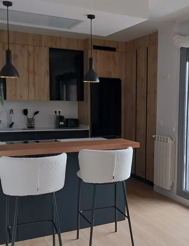 Así es la casa de Sonia López, lectora de la revista: con una bonita historia, un salón luminoso y una cocina en U