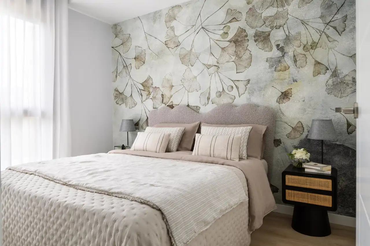 Plaids y almohadones aseguran una estética perfecta en las fotos del dormitorio