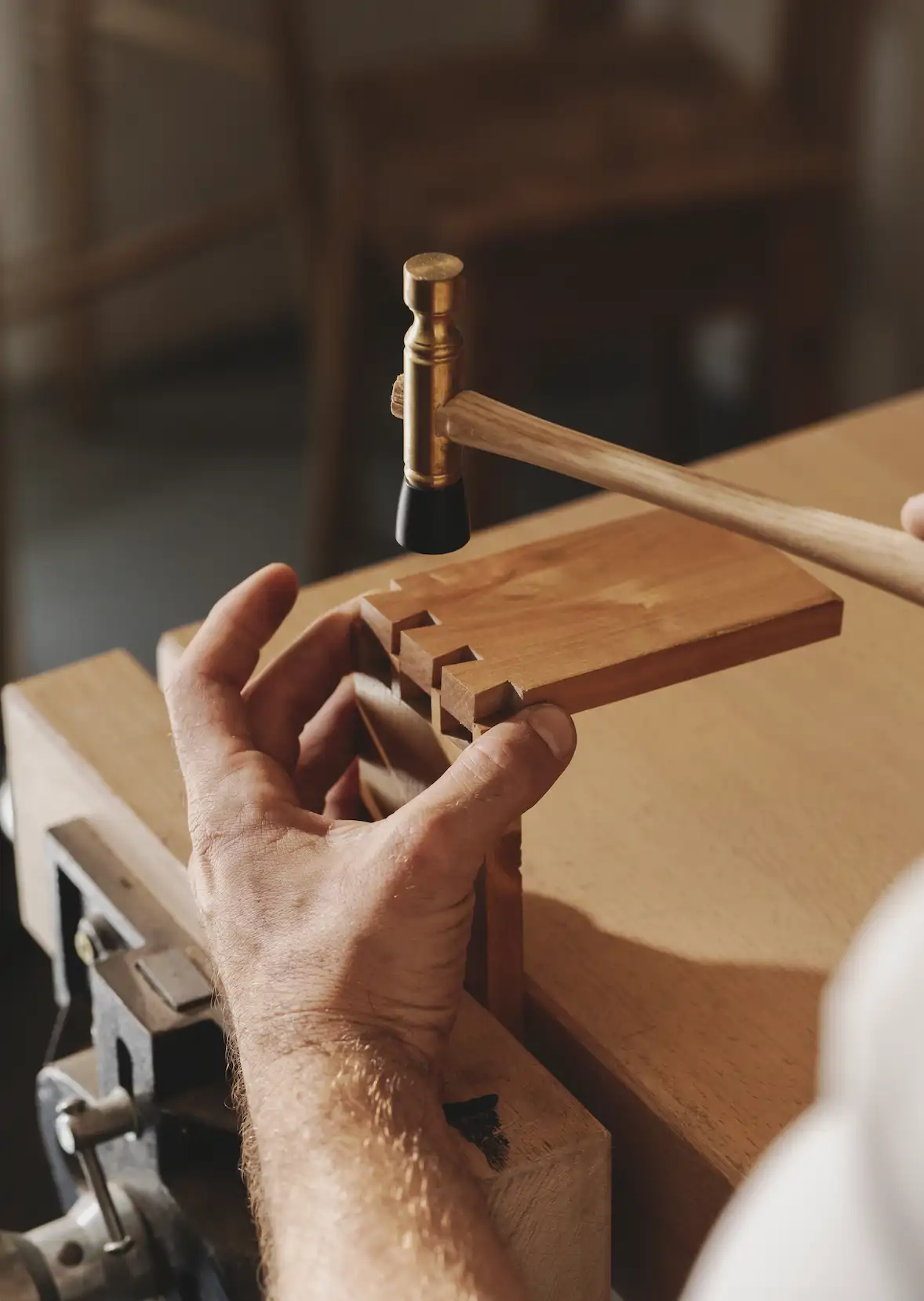 detalle ensamblaje pieza madera