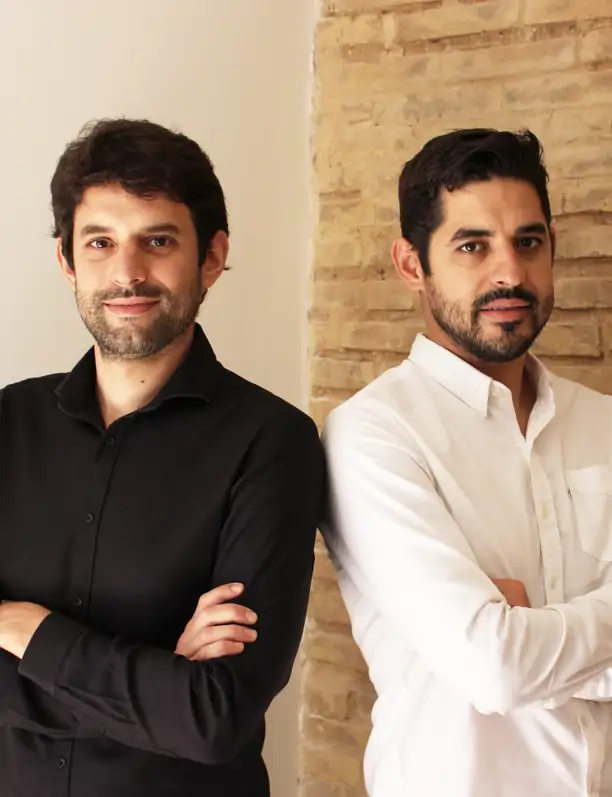 Carlos y Jorge Sendra, arquitectos: "Los estores o cortinas aportan intimidad, pero no son efectivos para detener la radiación solar. Hay que bloquear el sol"