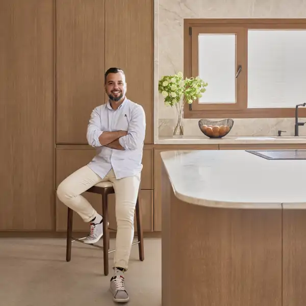 Pedro Baños, experto en cocinas: "Los electrodomésticos han dejado de ser protagonistas visuales para convertirse en aliados discretos del diseño"