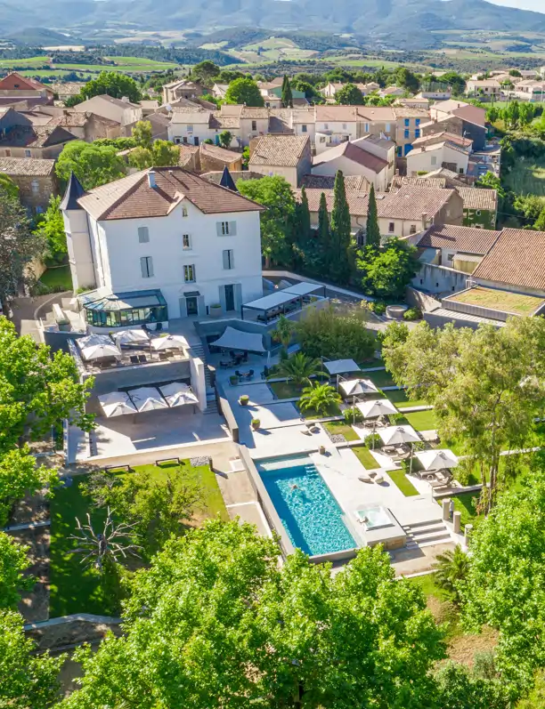 Si fuera de vacaciones al sur de Francia iría a Château Autignac, un castillo centenario rodeado de viñedos